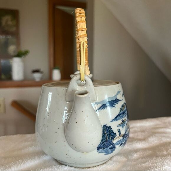 Vintage Asian Teapot Blue Scenery Bamboo Handle Stoneware Unmarked - Picture 6 of 12